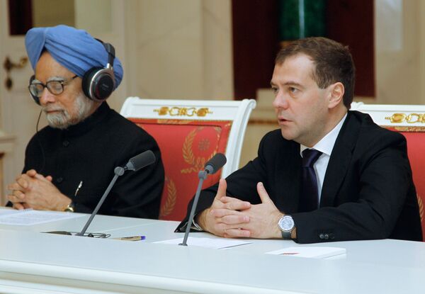 Indian Prime Minister Manmohan Singh and Russian President Dmitry Medvedev - Sputnik International