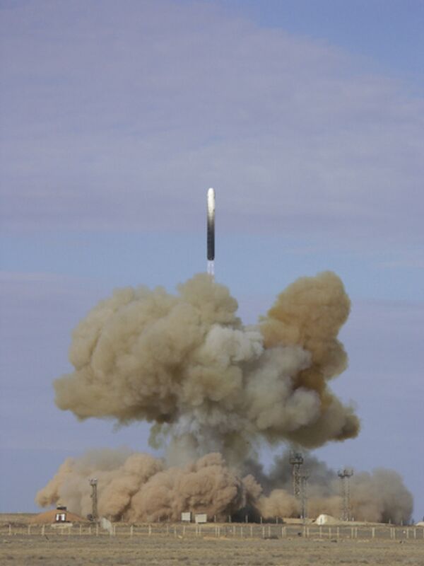 Russia test launches Stiletto missile - Sputnik International