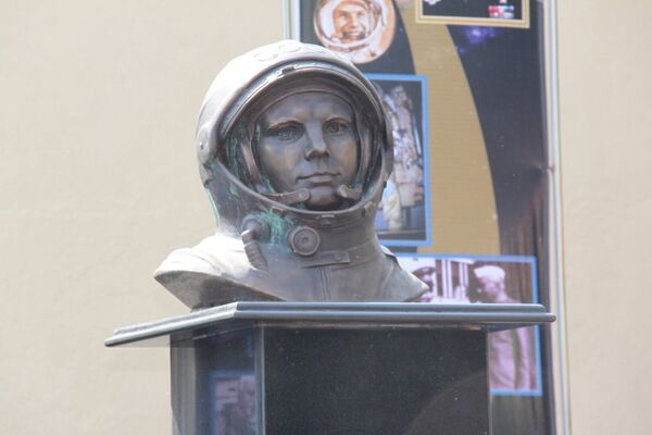 Mumbai Science Center unveils Gagarin statue          - Sputnik International