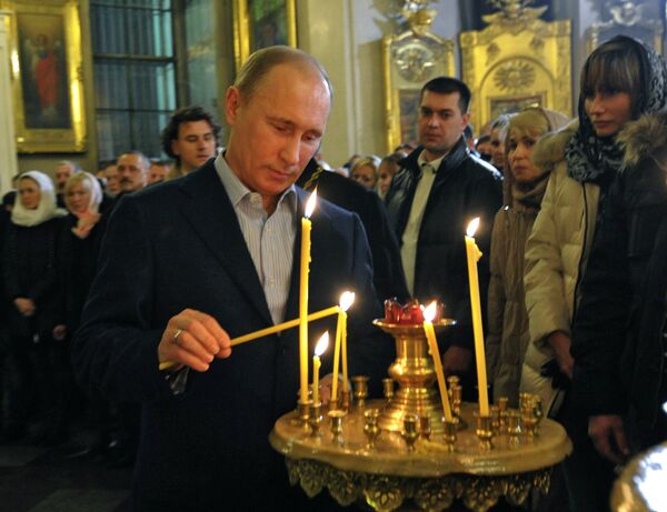 Russians Say Politicians’ Faith Fake  - Sputnik International