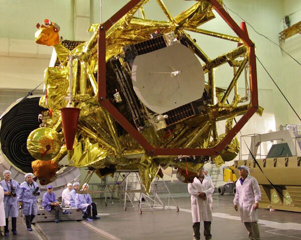 Russian Phobos-Grunt Mars probe falls in Pacific Ocean - Sputnik International