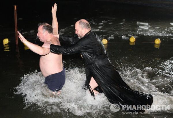 Orthodox Christians' Epiphany Bathing - Sputnik International