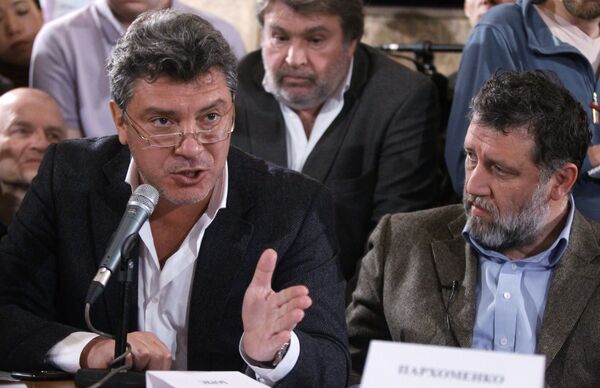 Boris Nemtsov, the leader of the Solidarity party (on the left) - Sputnik International