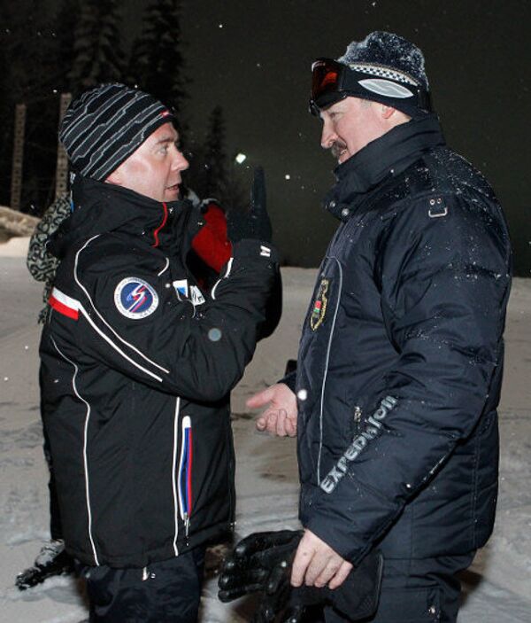 Medvedev, Lukashenko ski in Sochi - Sputnik International