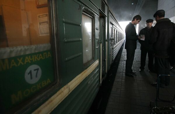 Russians Want Stricter Migration Policy - Sputnik International
