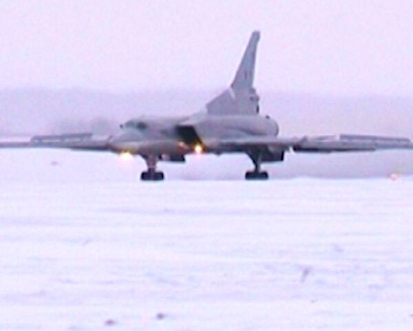 Russian Strategic Bomber Conducts High-Accuracy Simulated Attack - Sputnik International