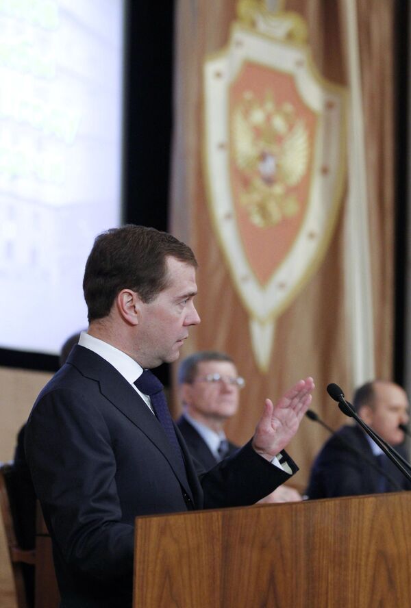 Medvedev Tells FSB to Secure Russia’s Arctic Interests - Sputnik International