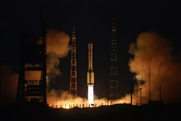 Proton-M rocket blasting off from Baikonur Space Center - Sputnik International
