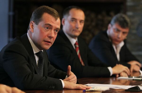 Russian President Dmitry Medvedev (L) - Sputnik International