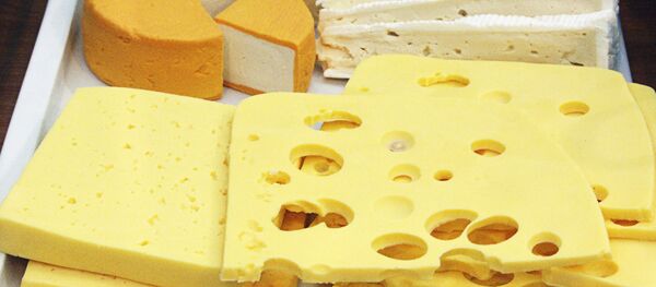Russia's ban on food imports from the European Union, introduced in response to the Western sanctions, has quintupled the export of cheese to the country from Switzerland. Russia's ban on food imports from the European Union, introduced in response to the Western sanctions, has quintupled the export of cheese to the country from Switzerland. - Sputnik International
