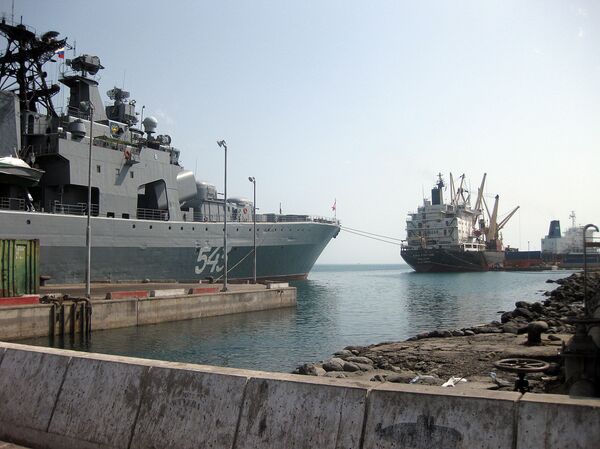 An Udaloy class destroyer from the Russian Pacific Fleet has arrived at the port of Victoria in Seychelles on a goodwill visit - Sputnik International