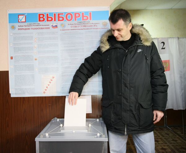 Mikhail Prokhorov voting - Sputnik International