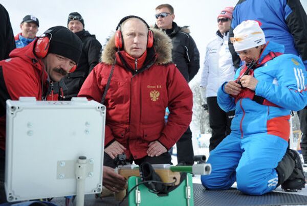 Medvedev, Putin, and Berlusconi at Krasnaya Polyana Alpine Ski Resort  - Sputnik International