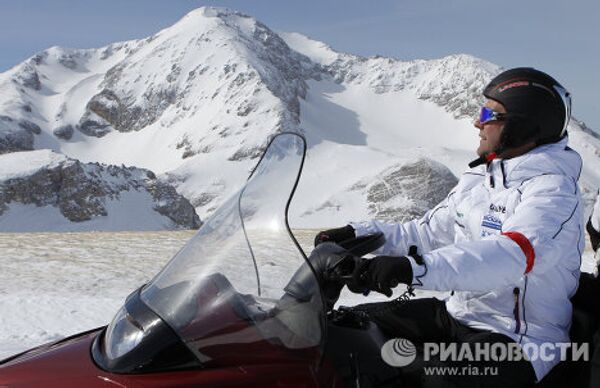 Dmitry Medvedev visits the Lago-Naki Plateau  - Sputnik International