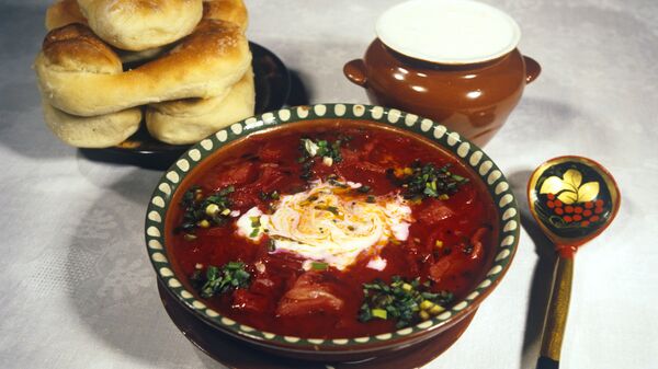 Borsch, a hearty soup made of beets and meat stock, is a national dish of Ukraine (archive) - Sputnik International