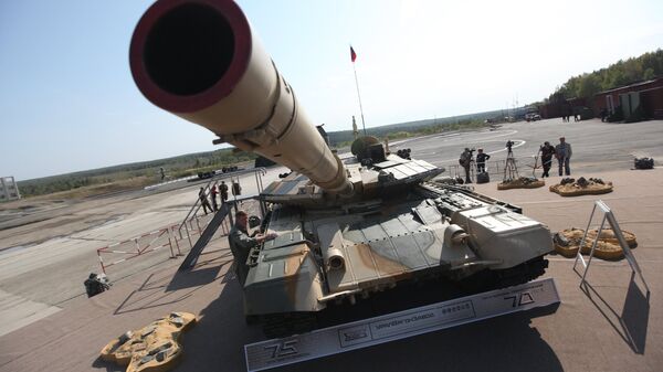 Танк Т-90АМ представленный на VIII Международной выставке вооружения - Sputnik International