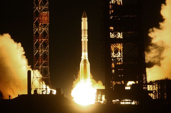 Russia Launches Proton-M Carrier Rocket - Sputnik International