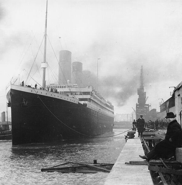 The Titanic moored at Southampton  - Sputnik International