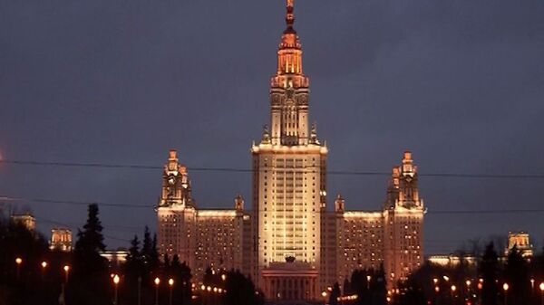 Moscow State University went dark during the global Earth Hour on Saturday evening - Sputnik International
