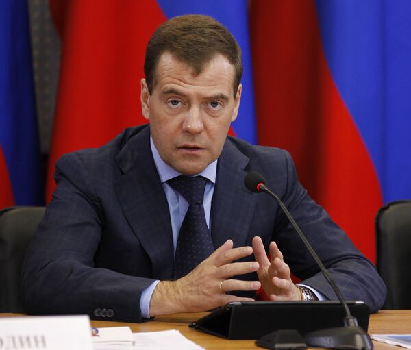 Russian President Dmitry Medvedev said Russian officials, concealing conflict of interest, may face a tougher punishment, including criminal action - Sputnik International
