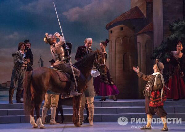 Spanish Passion and Former Bolshoi Soloists Perform Don Quixote at Mikhailovsky Theatre - Sputnik International