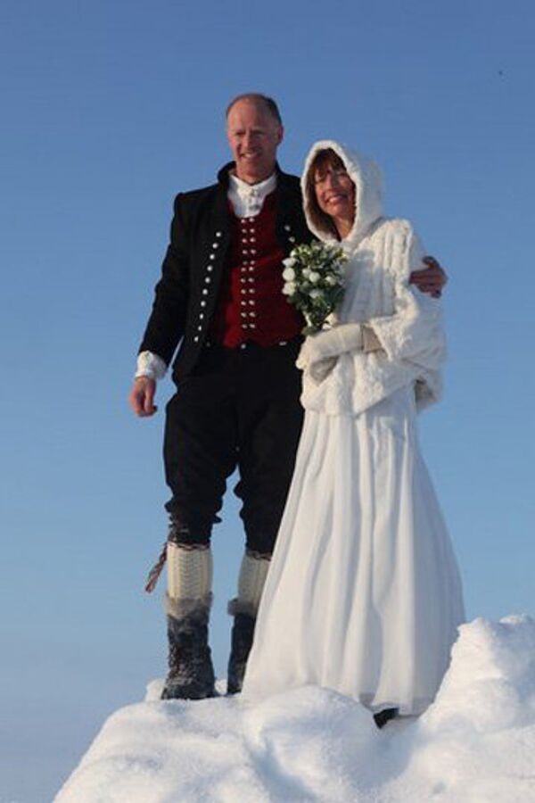 Венчание впервые прошло на Северном полюсе - Sputnik International