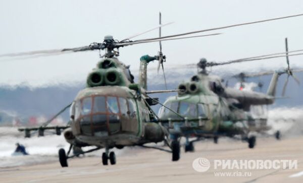Russian Helicopter Pilots Train for Victory Day Parade - Sputnik International