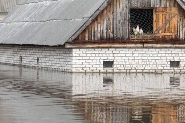 Floods Hit Homes in Central Russia - Sputnik International