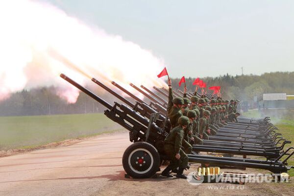 Fireworks Battalion Trains for Victory Day Display - Sputnik International
