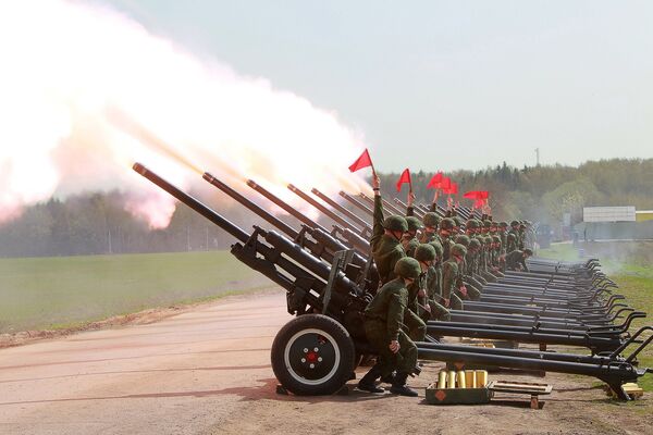 Fireworks Battalion Trains for Victory Day Display - Sputnik International
