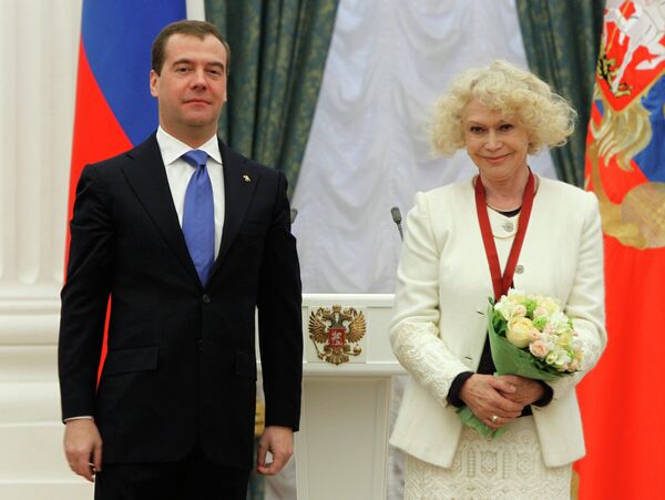 Medvedev Revives Imperial Russia's State Decoration - Sputnik International