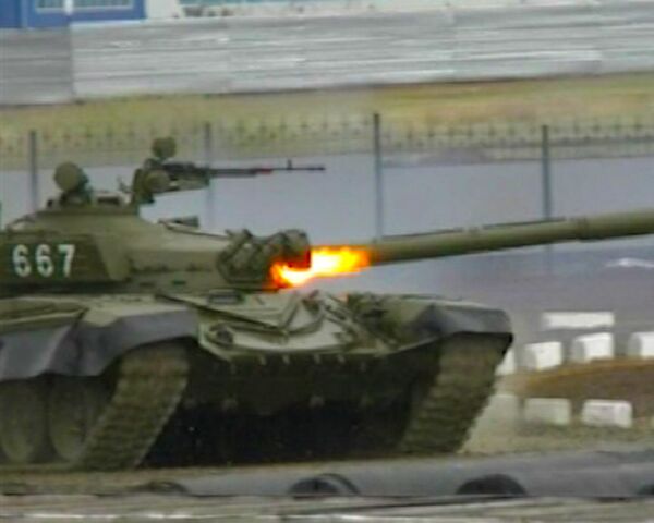 Tank Crews Hit “Enemy” Targets in Astana  - Sputnik International