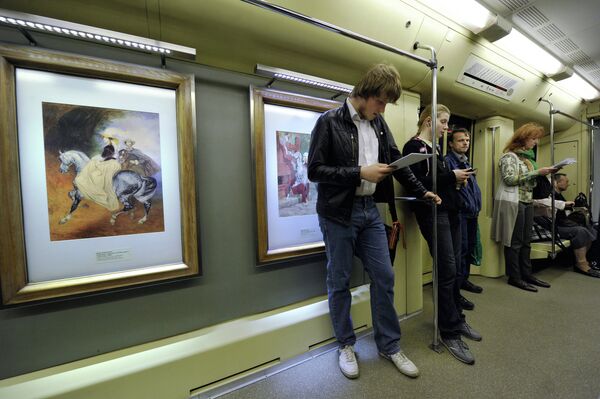 Moscow Metro Features Copies of Paintings by Russian Artists  - Sputnik International
