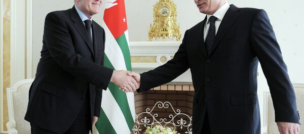 Russian President Vladimir Putin, right, and President of Abkhazia Raul Khadzhimba Russian President Vladimir Putin, right, and President of Abkhazia Raul Khadzhimba - Sputnik International