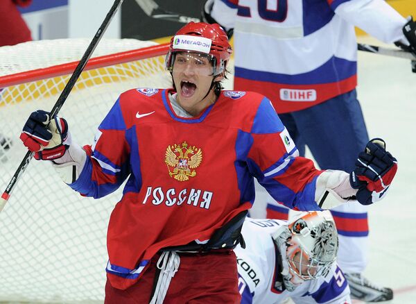 Russia won the world title for the first time since 2009 by beating Slovakia 6-2 in the final - Sputnik International