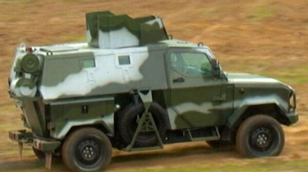Testing Mine-Resistant Armored SUV  - Sputnik International