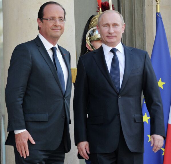 Vladimir Putin with Francois Hollande - Sputnik International