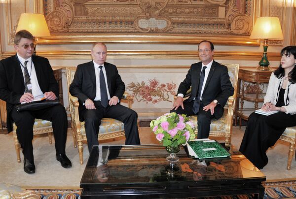 Vladimir Putin and Francois Hollande - Sputnik International