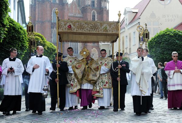 Feast of Corpus Christi Observed in Wrocław - Sputnik International