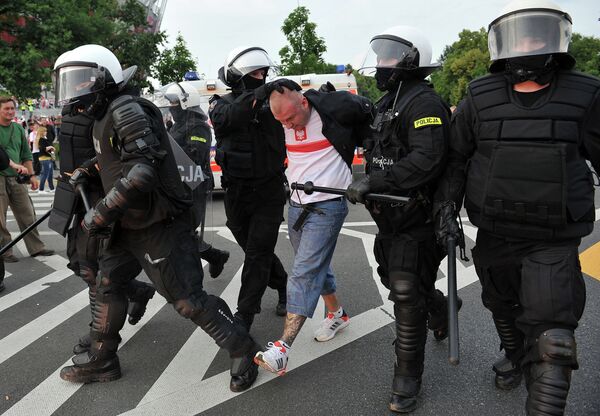 Polish Police Stopped Mass Hooligan Brawl  - Sputnik International