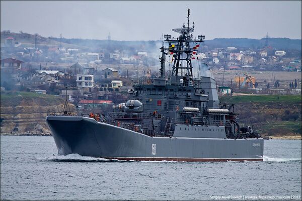 Russian military landing craft Ceasar Kunikov - Sputnik International