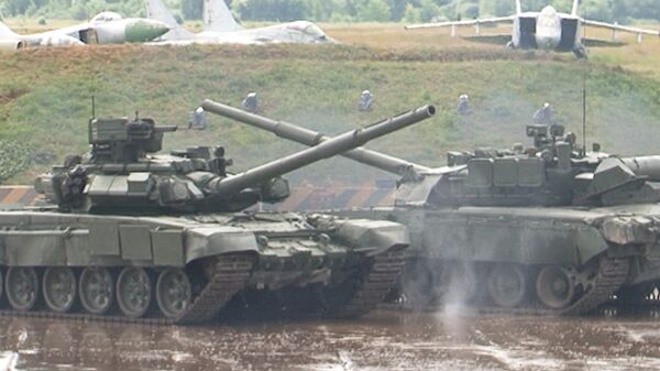 Tanks Perform Crash-Bang Stunts Outside Moscow - Sputnik International