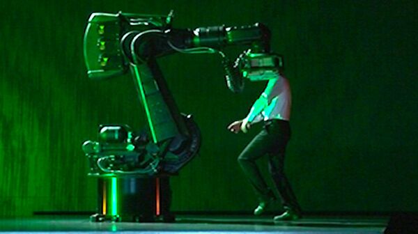 One-Ton Robot in Ballet Performance - Sputnik International