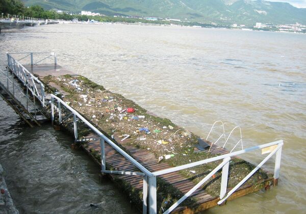 The embankment in the area of Cape Slim in Gelendzhik flooded with water - Sputnik International