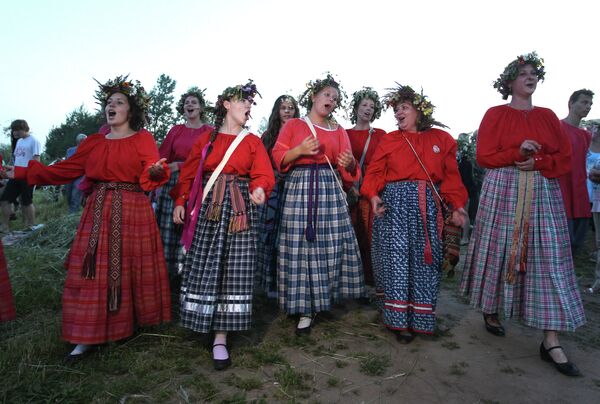 Ivan Kupala celebrations on the shores of Lake Ilmen - Sputnik International