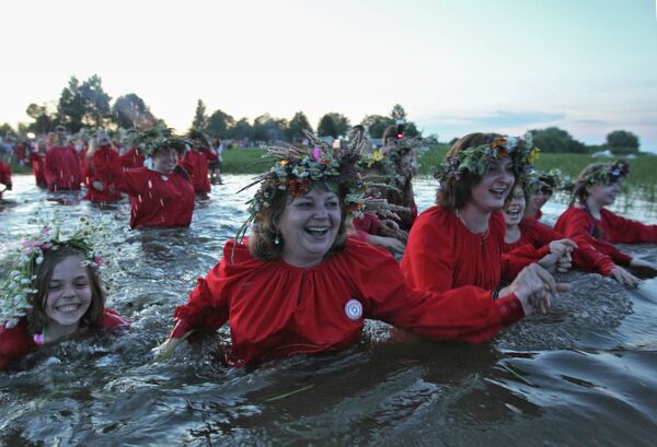 Ivan Kupala celebrations on the shores of Lake Ilmen - Sputnik International