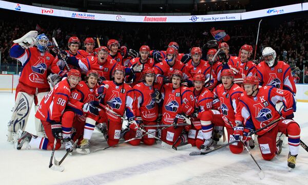 Swiss hockey team the Kloten Flyers are to hold a game in memory of the Lokomotiv Yaroslavl air crash victims (on the photo) - Sputnik International