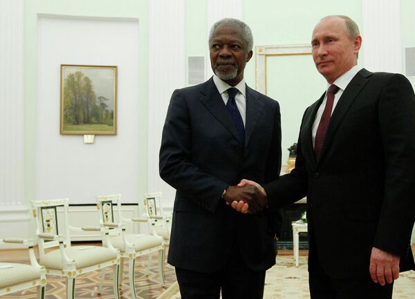 Russian President Vladimir Putin and UN special envoy Kofi Annan - Sputnik International