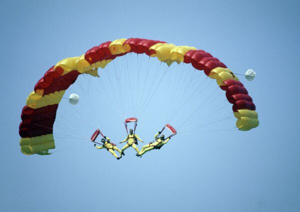 Skydivers: Born to Fly - Sputnik International