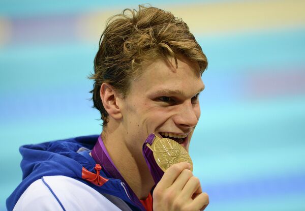 France's Yannick Agnel crushed the field for 200 meters freestyle gold on Monday. - Sputnik International